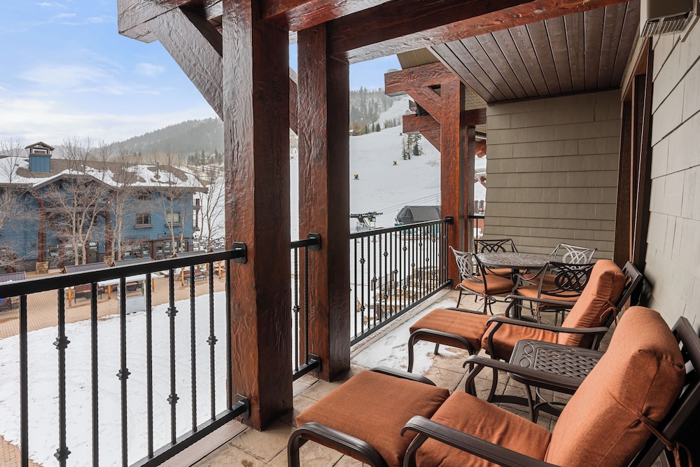 Luxury Apartment, 3 Bedrooms, Mountainside