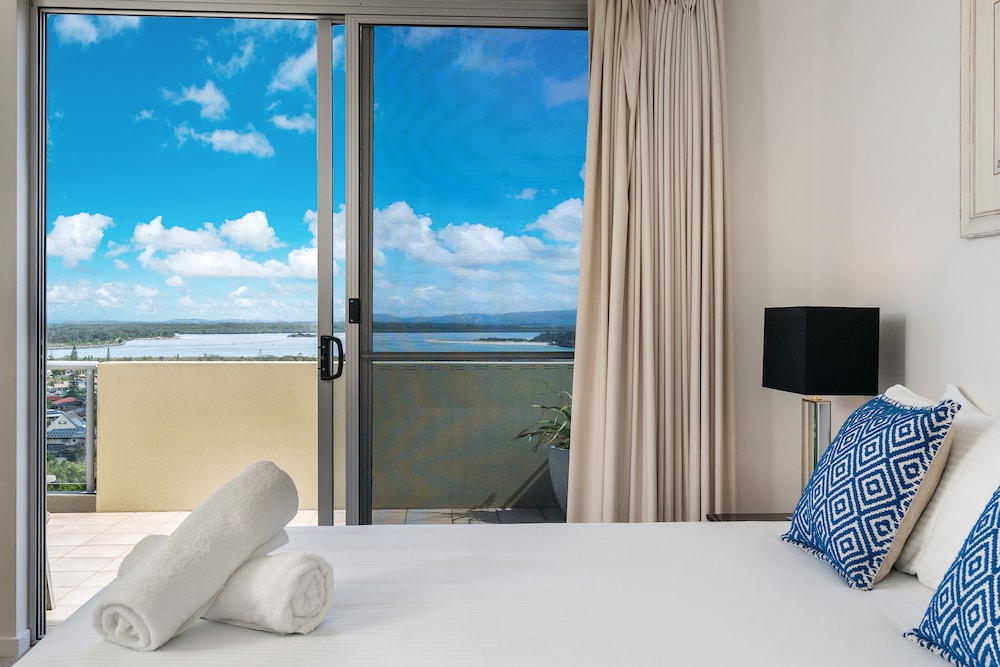 3 Bedroom Luxury Penthouse photo 3