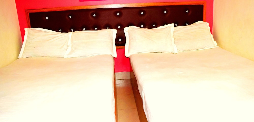 Basic Quadruple Room photo 3