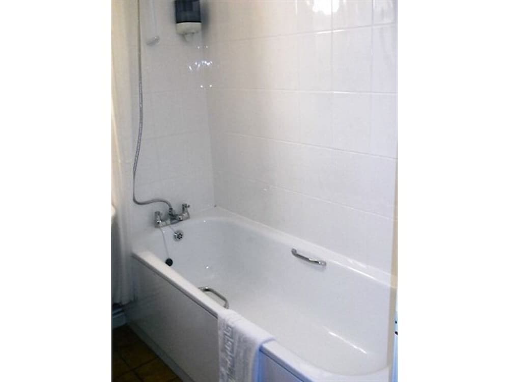 Premier Double Room, Ensuite (with shower over bath) - Photo 7