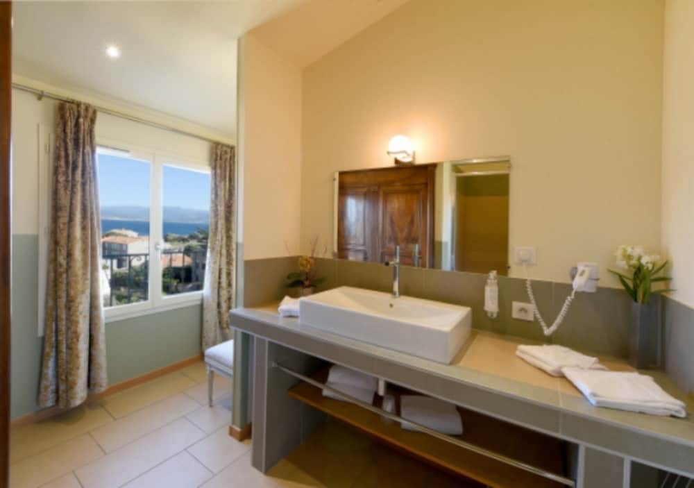 Studio Suite 33m2 with sea view photo 3