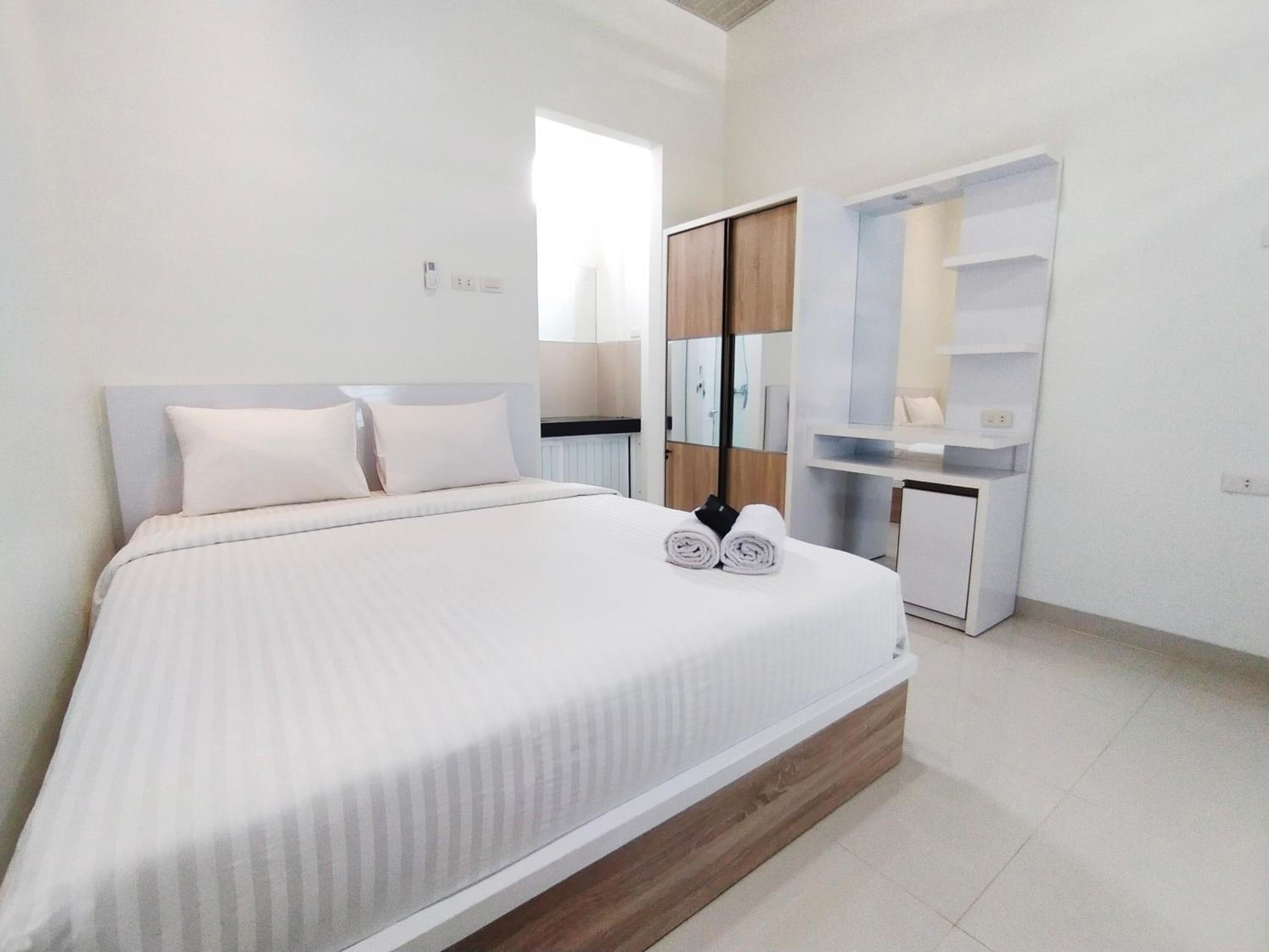 Deluxe Room - Photo 14