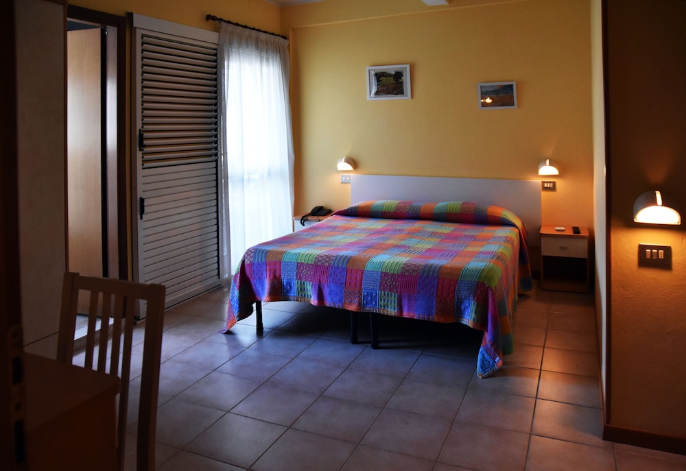 Double Room - Photo 2