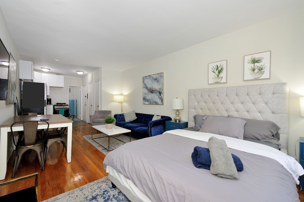 Apartment photo 2