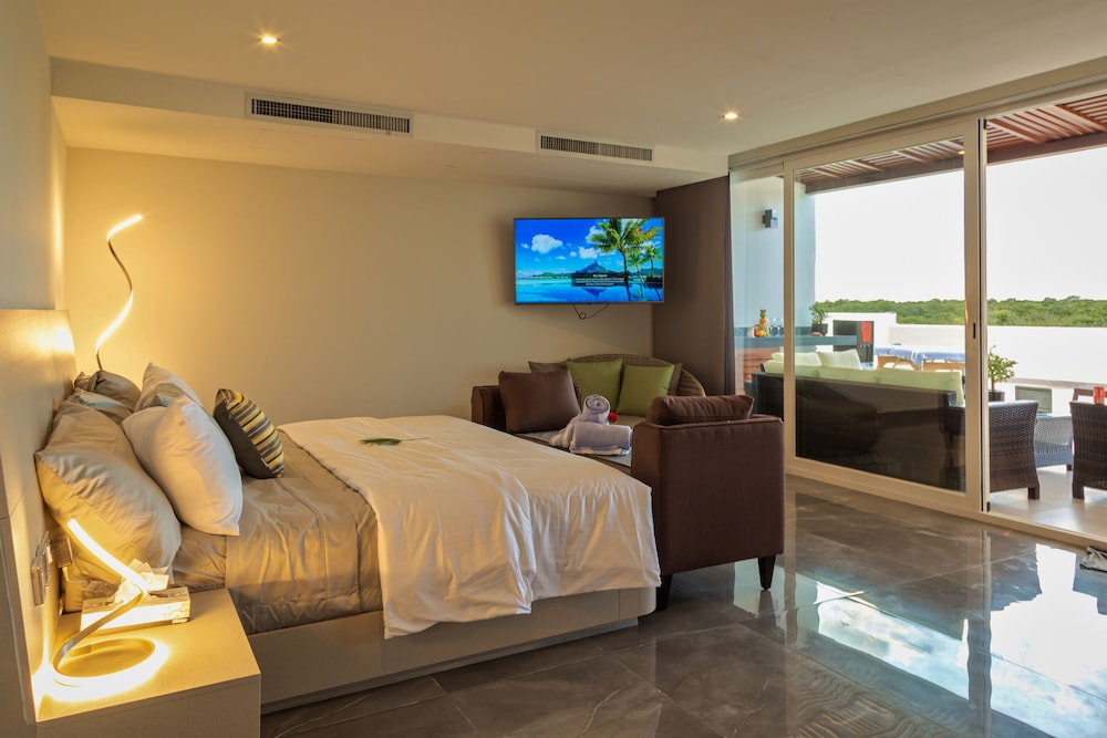 Exclusive Penthouse, 1 King Bed, Balcony, Tower