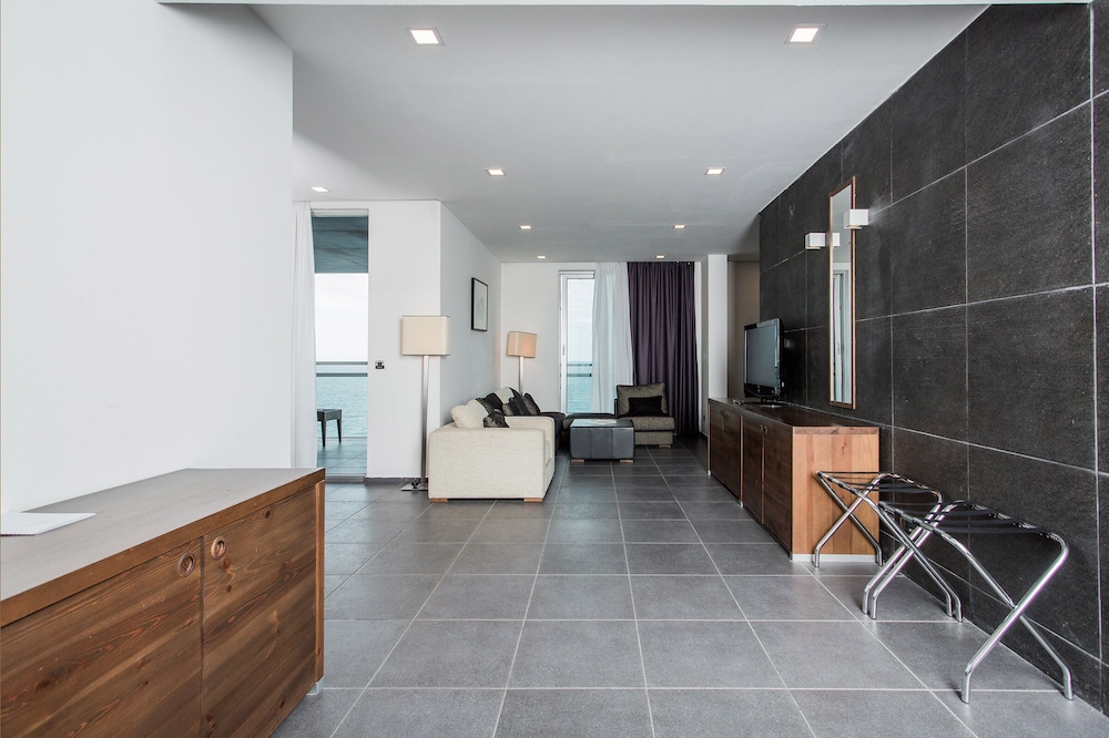 Presidential Penthouse, 2 Bedrooms, Balcony, Sea View photo 1