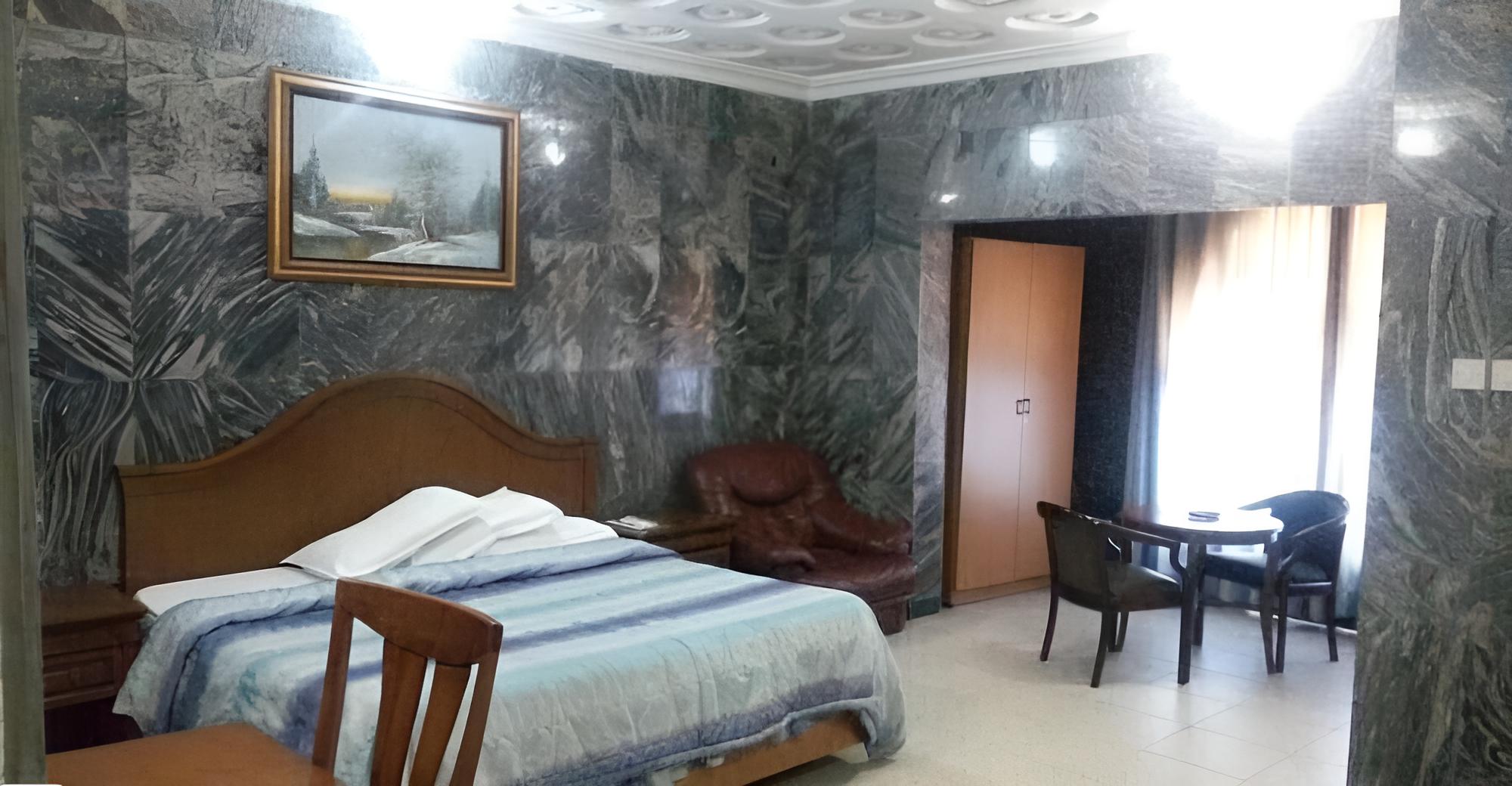 Room photo 2