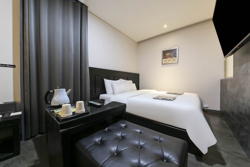 Twin Room - Photo 5