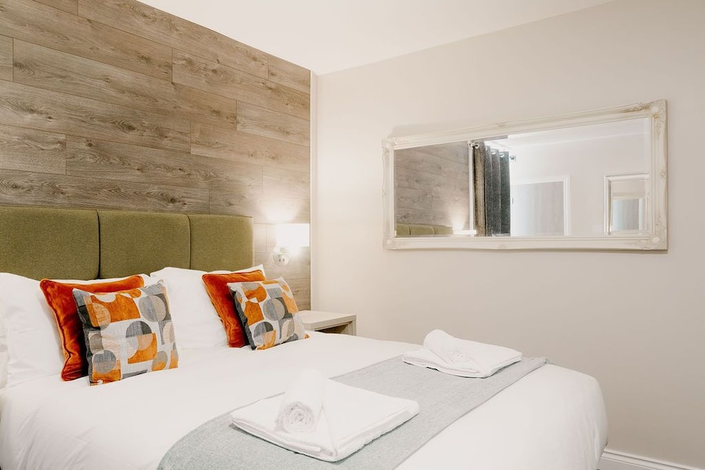 Family Room, 1 King Bed with Sofa bed photo 2
