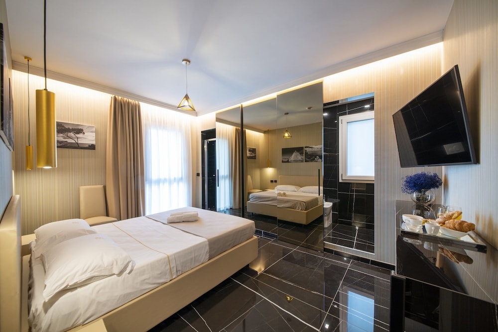 Deluxe Room - Photo 2