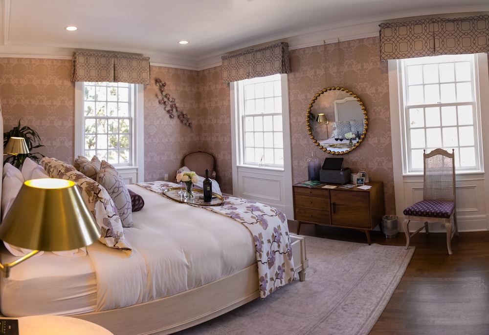Lilac Suite photo 1