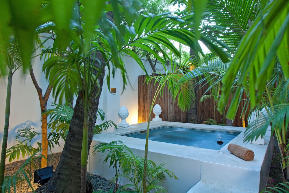 Room (Jacuzzi, water not heated, Adult Only) photo 2