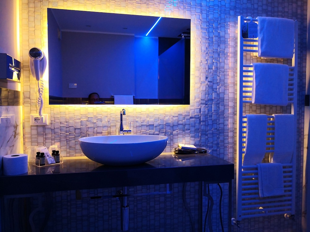 Premium Room (Rooftop) - Photo 9