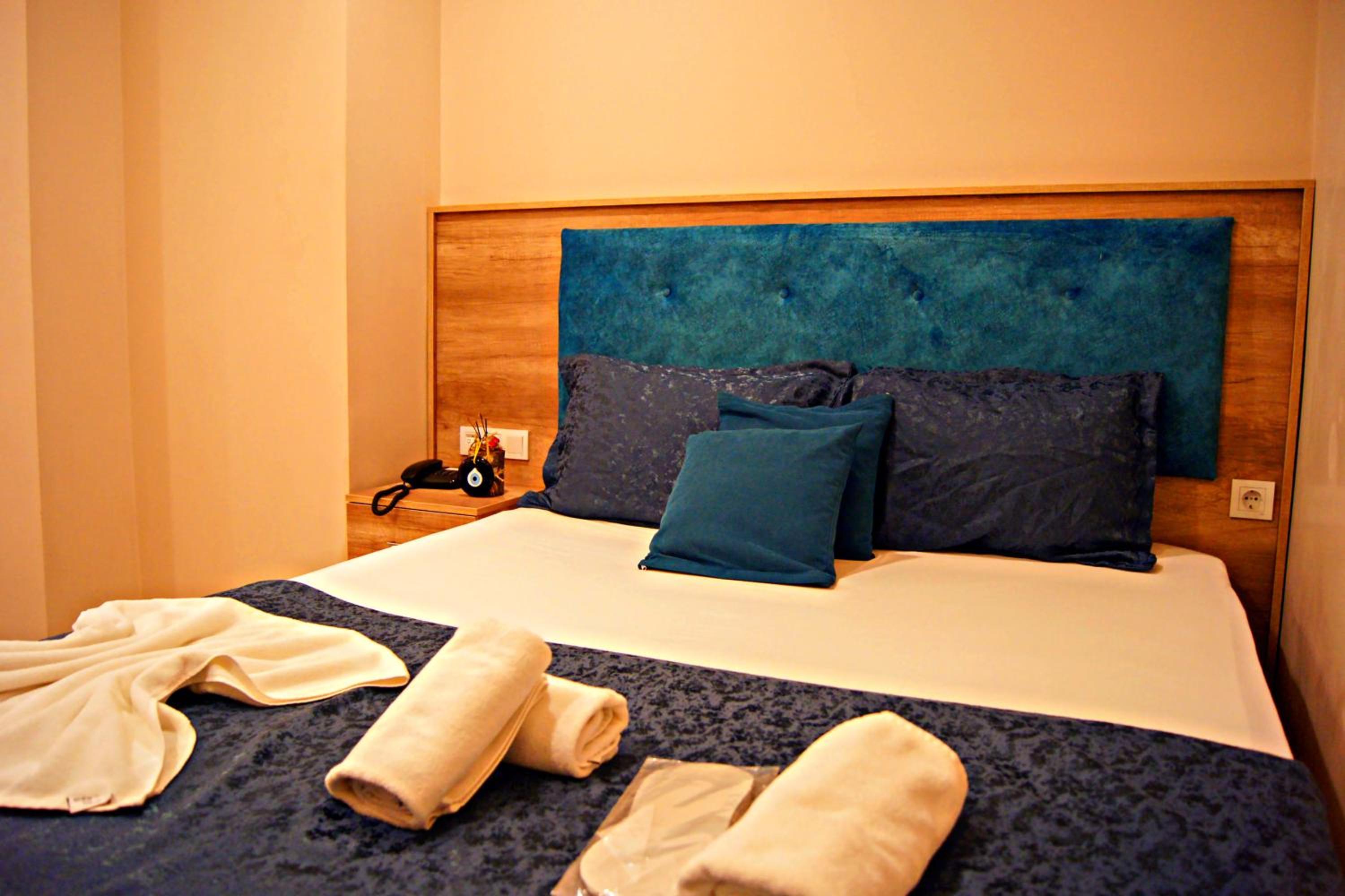 Standard King Room photo 2