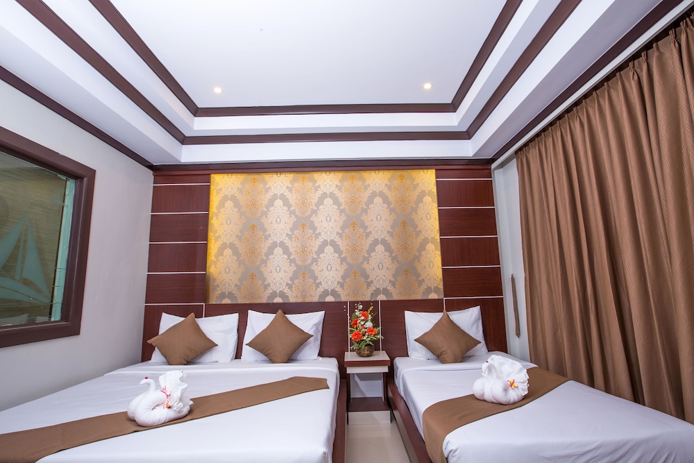 Deluxe Twin Room photo 2