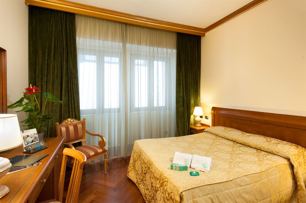 Standard Twin Room photo 1