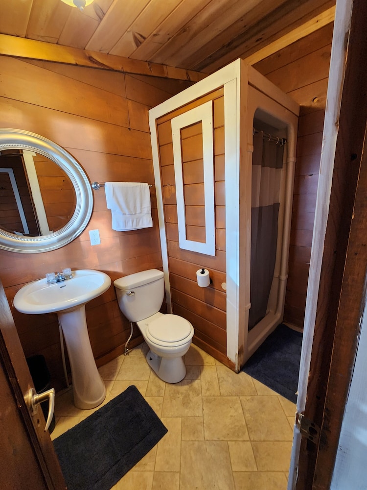 Standard Cabin photo 3