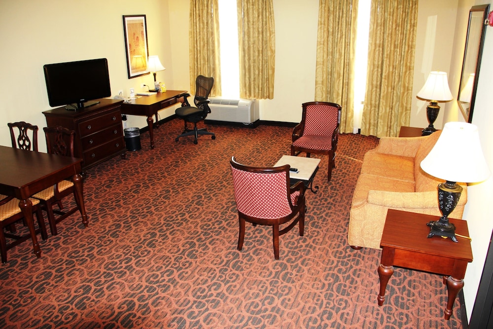 Deluxe Suite, 2 Queen Beds, Non Smoking - Photo 1