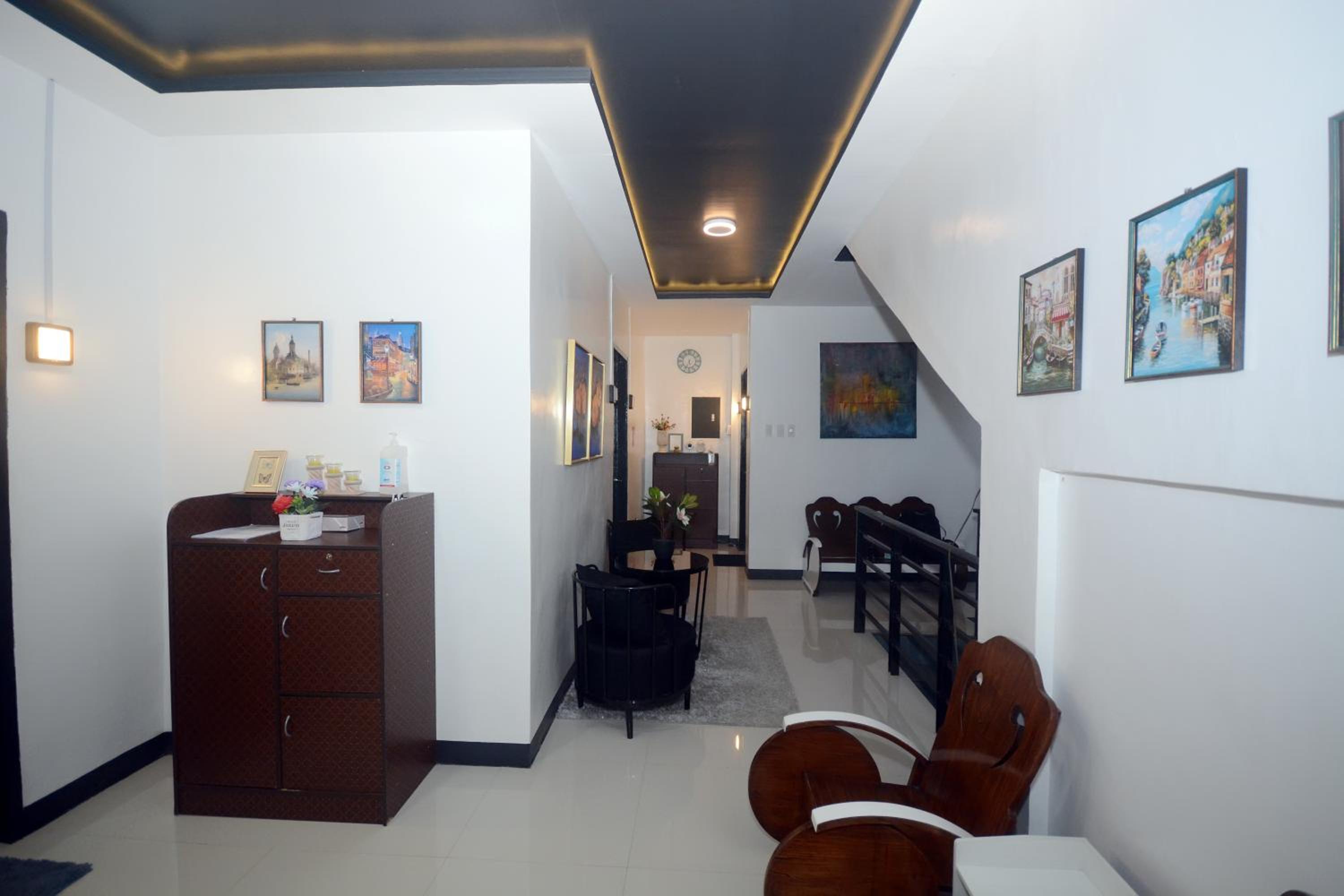 Queen Suite - Photo 5