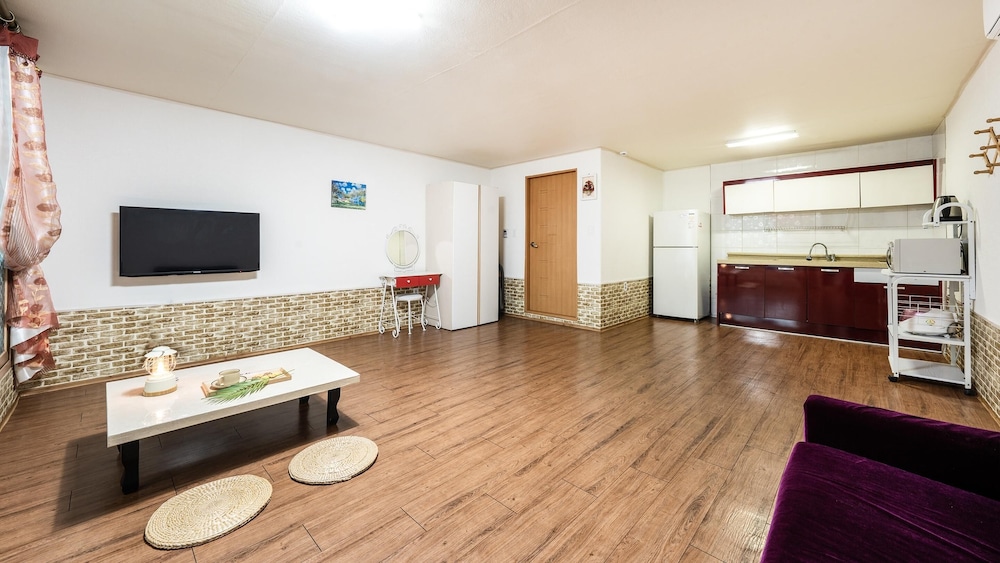 Basic Room, 1 Bedroom (somang) photo 1