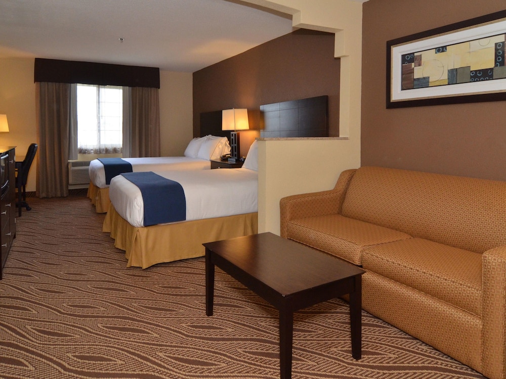 Standard Room, Multiple Beds photo 3