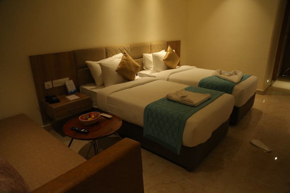 Deluxe Room, 2 Twin Beds - Photo 4