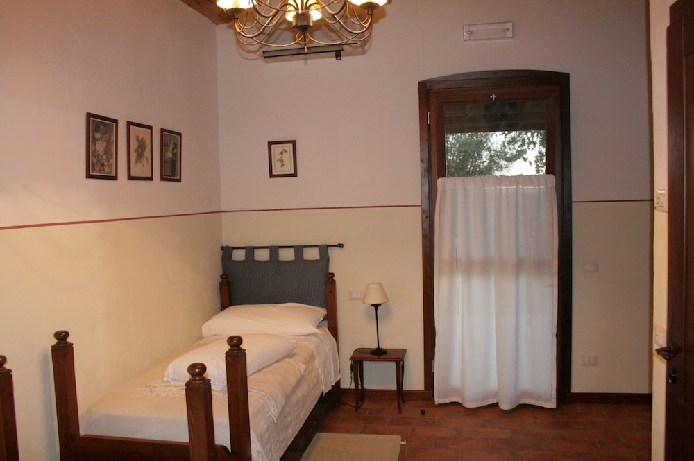 Family Quadruple Room, 2 Bedrooms, Accessible, Shared Bathroom photo 2
