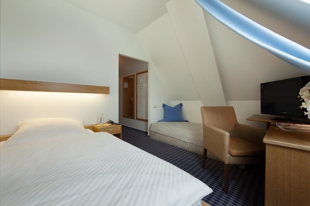Single Room photo 2