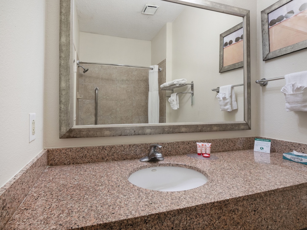 Studio Suite, 1 King Bed, Accessible, Non Smoking (Mobility, Tub w/Grab Bars)