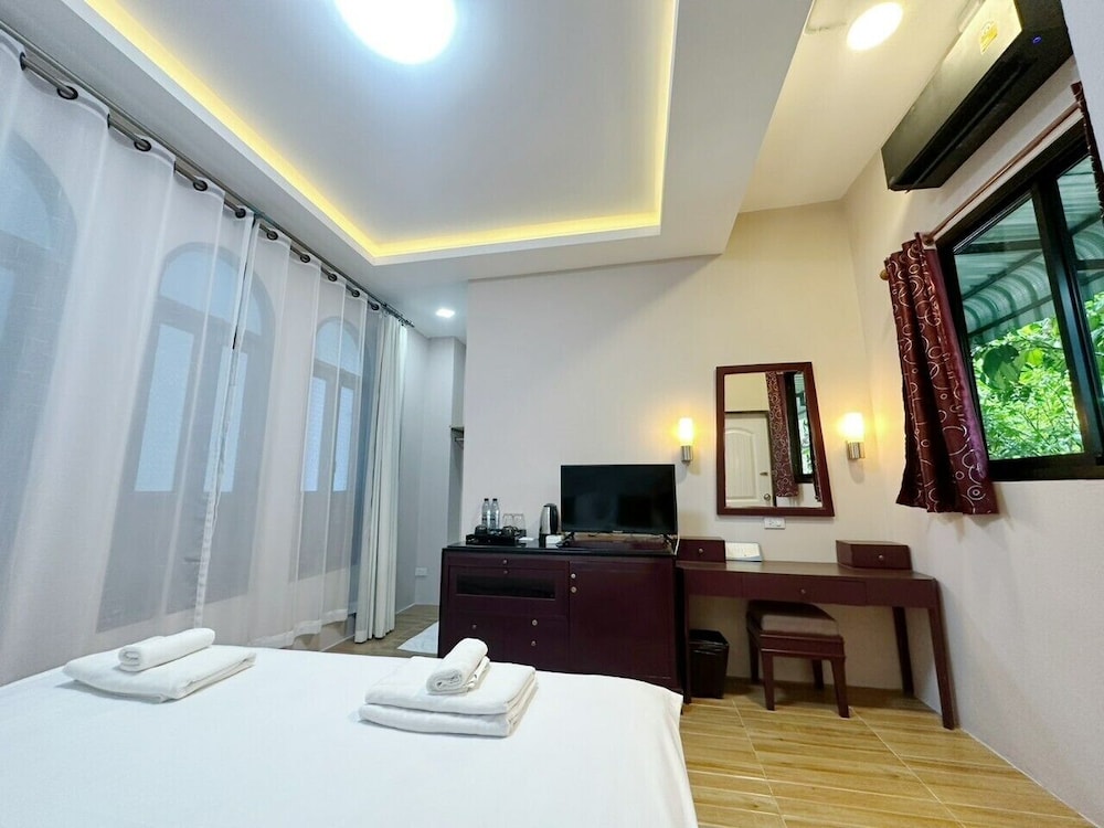 Standard King Room - Photo 1