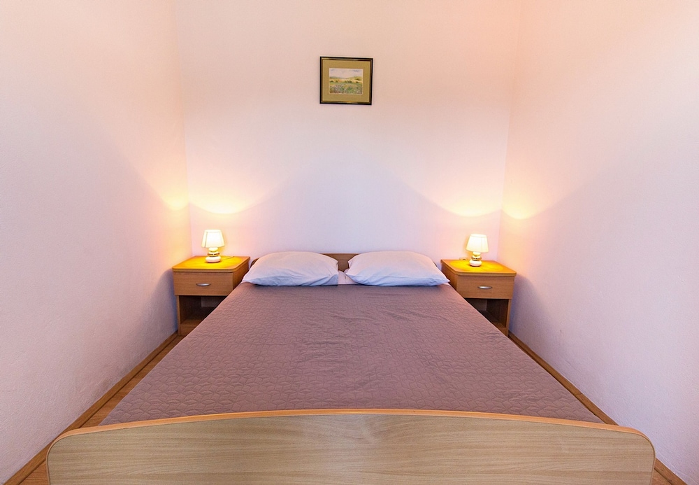 Apartment (Standard 2 Bedroom Apt With Balcony)