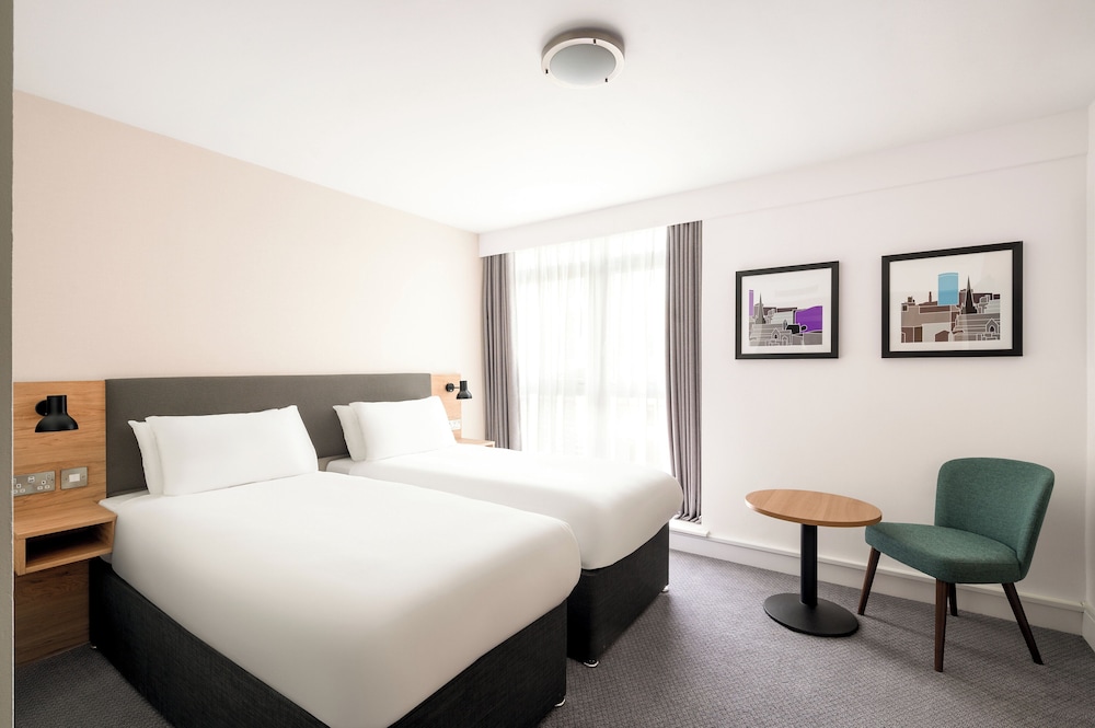 Standard Room, 2 Twin Beds - Photo 10