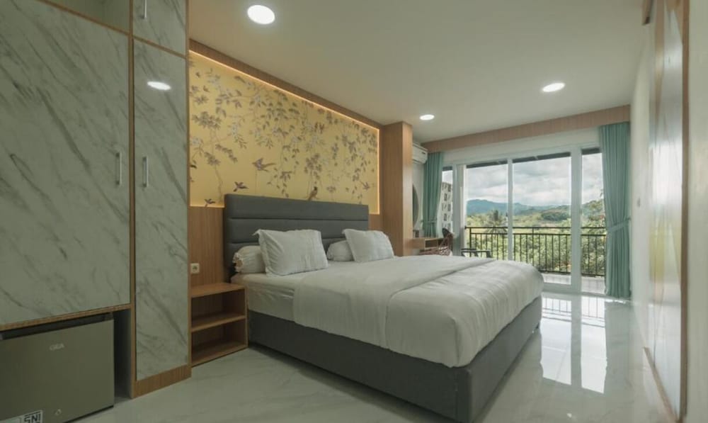 Deluxe Room, Balcony, Mountain View photo 1