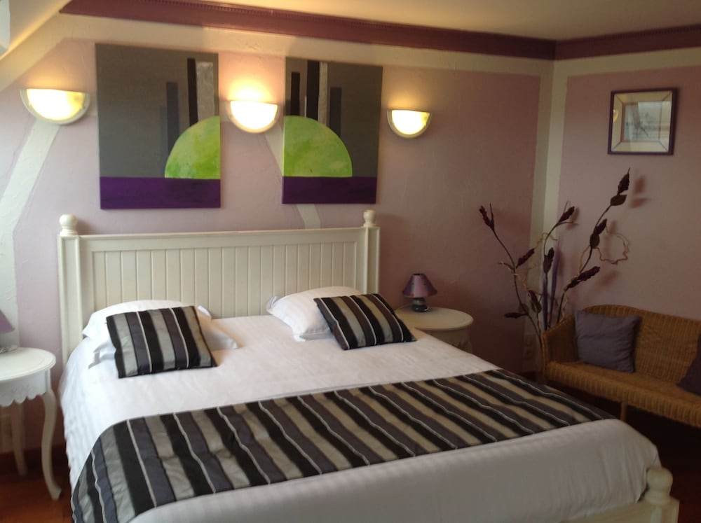 Double Room (Iii) photo 1
