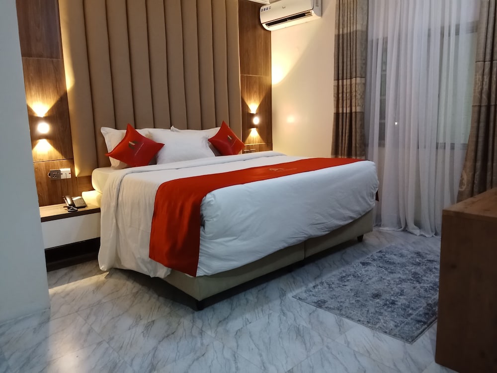 Deluxe Room - Photo 1