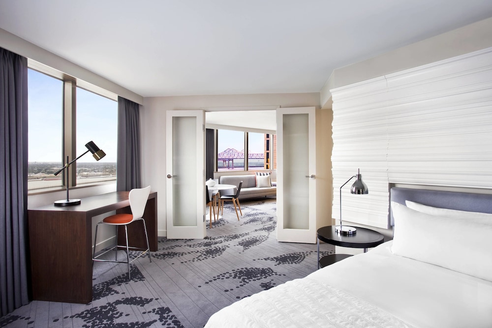 Luxury Suite, 1 Bedroom, River View - Photo 2