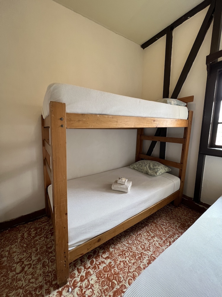 Economy Room, Multiple Beds photo 3