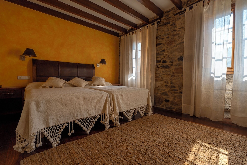 Deluxe Twin Room, Garden View