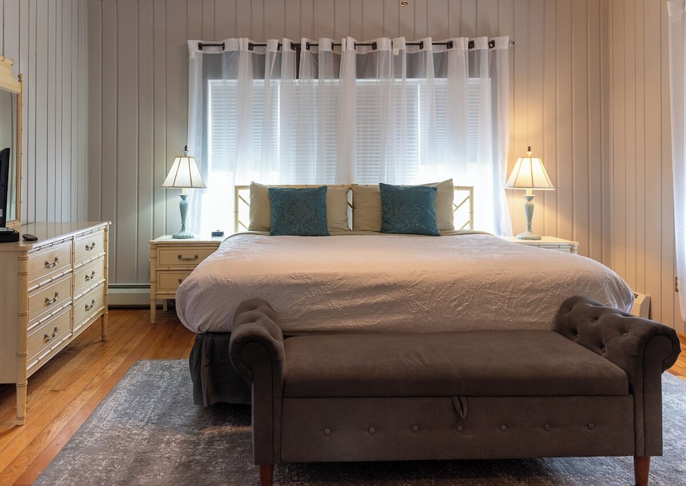 The Garner Suite