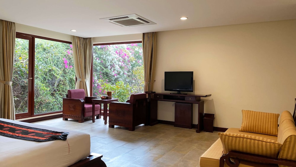 Deluxe Suite - Photo 7