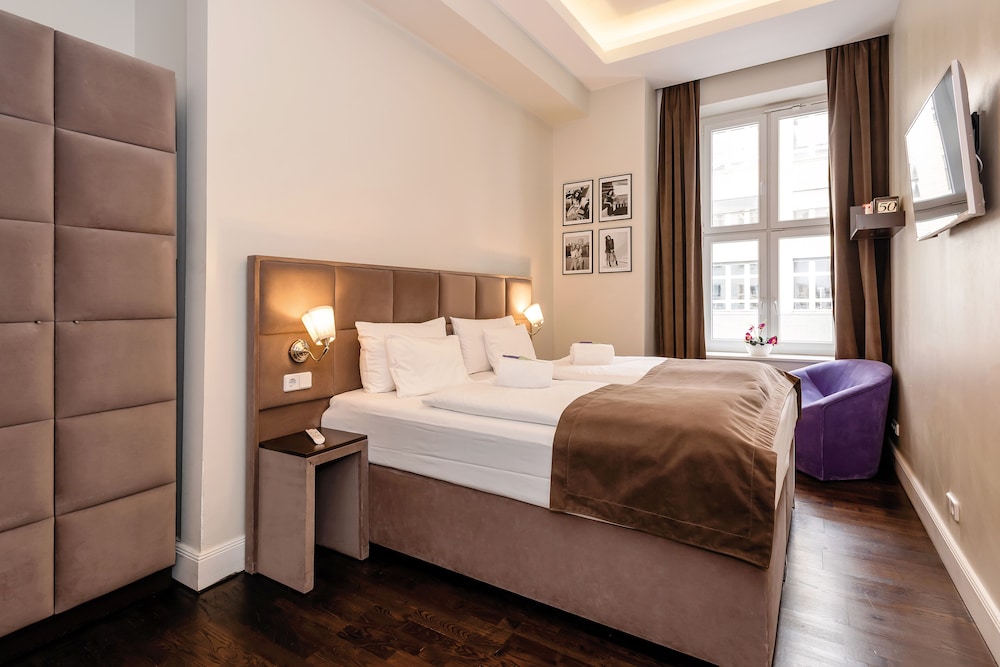 Suite, 3 Bedrooms photo 3