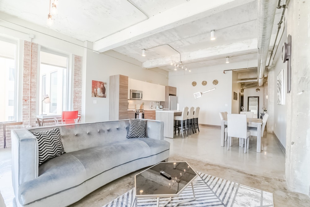 Elite Apartment, 3 Bedrooms, Pool View, Executive Level photo 1