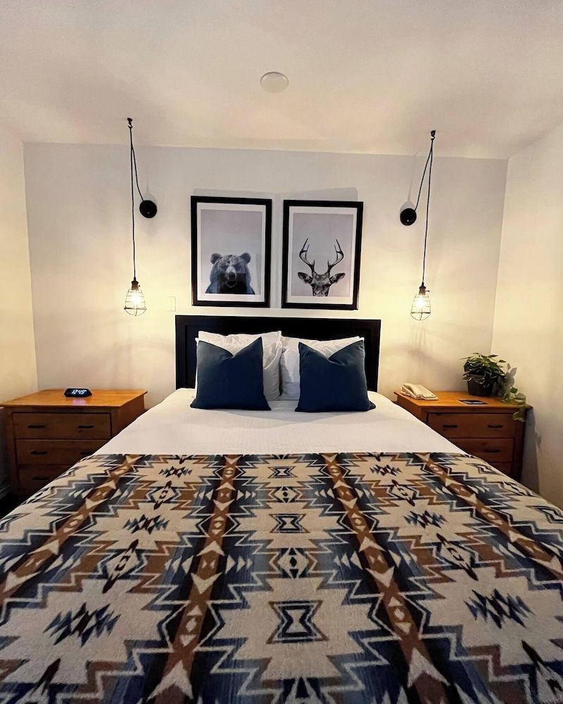Deluxe Suite, 1 Bedroom, Kitchen (Not Pet Friendly)