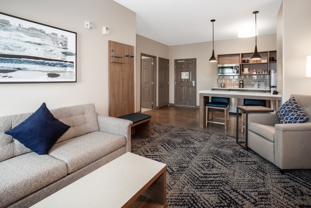Suite, 1 Bedroom, Kitchen (Living and Dining Areas) photo 1