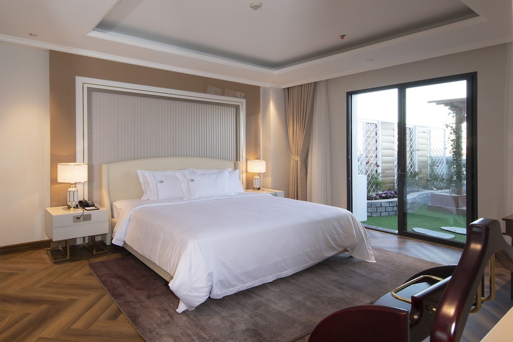 Grand Suite, Garden View - Photo 12