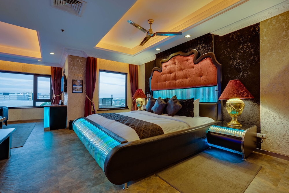Prime Minister Suite - Photo 1