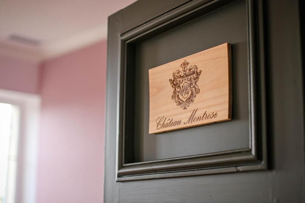 Superior Triple Room, Ensuite, River View (chambre chateau Montrose) photo 2