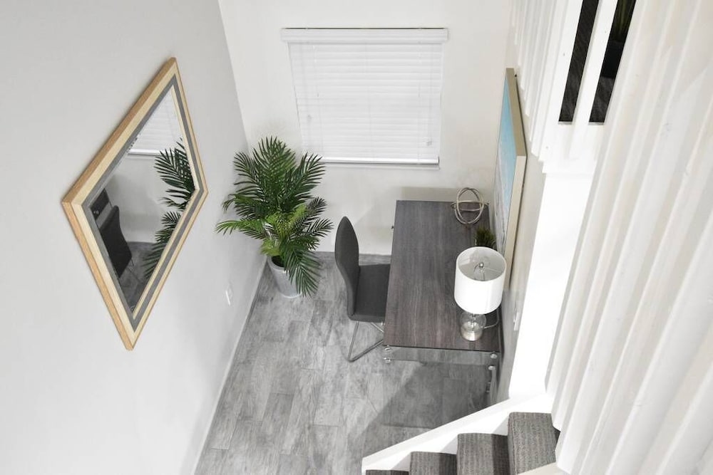 Studio (Bedroom Loft - Unit 8) photo 3