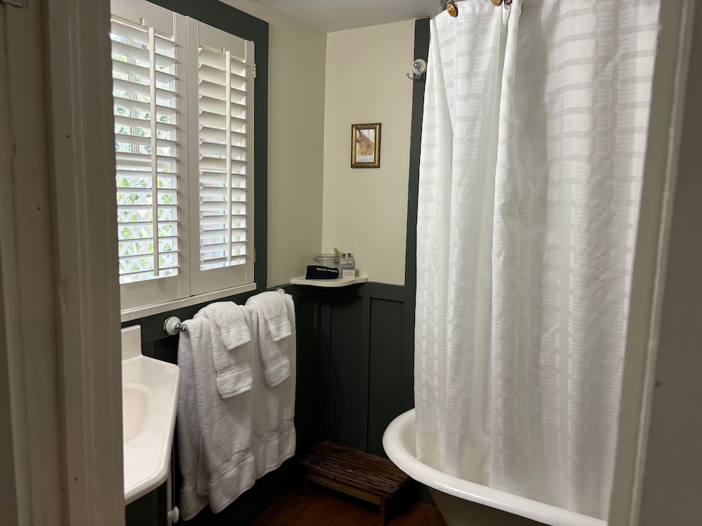 Standard Double Room, Private Bathroom (Stems & Petals)