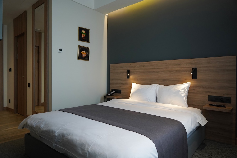 Junior Suite, City View